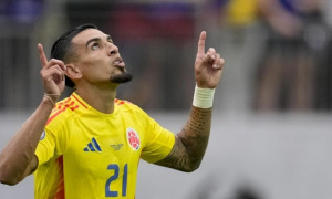 Daniel Munoz công khai 'thả thính' Barcelona