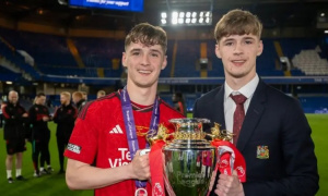 Cặp sinh đôi MU Jack và Tyler Fletcher chạm trán khi khoác áo hai tuyển khác nhau