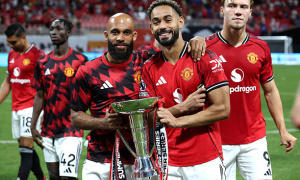 Cunha 'ngả mũ' trước Mbeumo