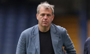 Boehly mỉa mai truyền thông Anh khi bị chê tại Chelsea