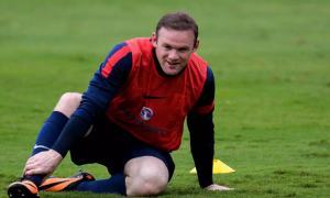 Wayne Rooney kể chuyện húc thầy giáo trật khớp trong trận đấu học đường