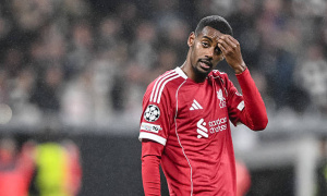 Isak chi 30.000 bảng, mua chó nghiệp vụ làm vệ sĩ sau khi bị đe dọa