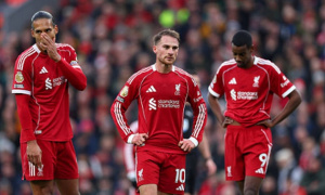 2 trận tịt ngòi, thủng lưới 6 bàn, chuyện gì đang xảy ra với Liverpool?