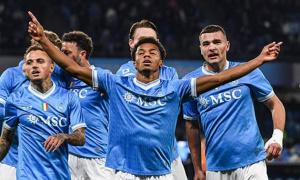David Neres tỏa sáng giúp Napoli tạm chiếm ngôi đầu Serie A
