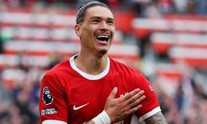 Nhìn Isak, Liverpool tiếc chất tiền đạo như Darwin Nunez