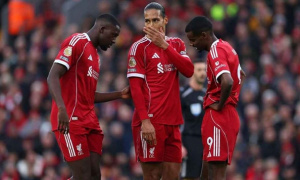 Van Dijk thừa nhận Liverpool là 'mớ hỗn độn'
