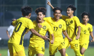 U17 Malaysia thắng nhọc Hồng Kông, bị CĐV chê nhạt nhòa