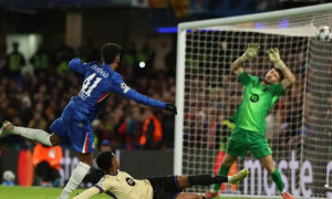 Sánh ngang Haaland - Mbappe, Estevao giúp Chelsea đè bẹp Barca