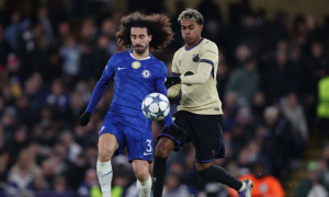 Robert Sanchez “cà khịa” Barcelona: “Cucurella bỏ Yamal vào túi”