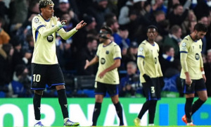 Barca may mắn không thua đậm hơn trước Chelsea