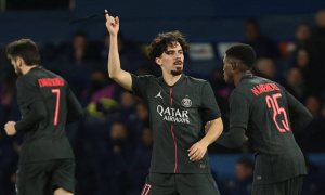 Vitinha lập hat-trick, PSG ngược dòng Tottenham trong trận cầu 8 bàn thắng