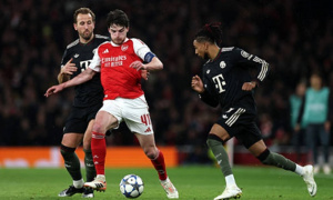 Mất 'lá joker', Bayern chỉ đá một hiệp trước Arsenal