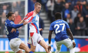 Man Utd nguy cơ vồ hụt Wharton vì điều kiện Champions League