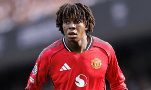 Sai lầm chuyển nhượng khiến Manchester United lao đao