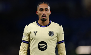 Flick đau đầu vì Raphinha trước trận gặp Alaves