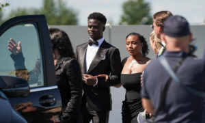 Saka cầu hôn bạn gái Tolami tại London, chia sẻ khoảnh khắc ngọt ngào