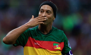 Ronaldinho nhắn nhủ Estevao hãy tỏa sáng và tận hưởng trận gặp Arsenal