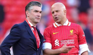 Từ mùa hè 700 triệu bảng đến chuỗi thua thảm: Bộ đôi quyền lực Liverpool bị chất vấn