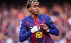 Màn trình diễn đi vào lịch sử của Yamal