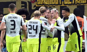 'Quật ngã' Leverkusen, Dortmund chen chân vào top 3 Bundesliga