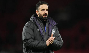 Ruben Amorim chê hàng thủ MU 'yếu đuối'