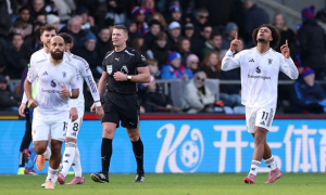 Zirkzee và lời khẳng định thầm lặng trong ngày trở lại bảng tỷ số