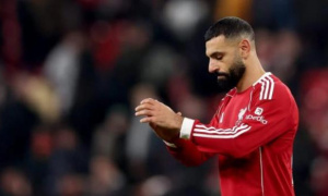 Salah xuống phong độ: Liverpool vận hành thuyết phục hơn khi vắng anh?