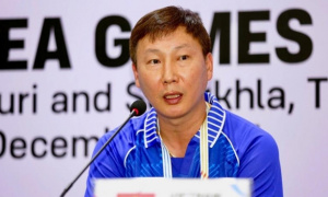 Thắng Lào 2-1, HLV Kim Sang-sik nói gì về bàn thắng tranh cãi?