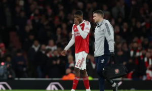 Arsenal khủng hoảng hàng thủ nghiêm trọng khi Mosquera chấn thương