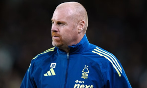 Sean Dyche chỉ trích gay gắt khi VAR mất hơn 5 phút