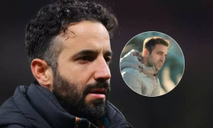 CĐV MU 'mượn' Fabregas chỉ ra lỗi chiến thuật của Amorim