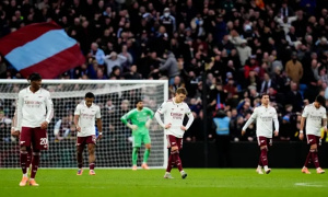 Arsenal thua Aston Villa, Ian Wright chỉ trích Arteta