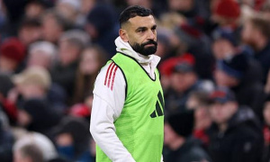 Salah chỉ trích Liverpool, 'ghen tị' với Kane