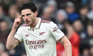 Rice nổi giận với Odegaard sau tình huống thiếu quyết liệt trước Aston Villa