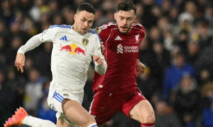 Thẻ vàng thứ 5 khiến Conor Bradley vắng mặt, Liverpool gặp khó trước Brighton