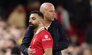 HLV Ai Cập ủng hộ Mohamed Salah sau mâu thuẫn với Arne Slot