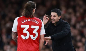 Án treo giò của Calafiori là cơ hội cho Lewis-Skelly tại Arsenal