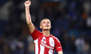 Christos Mouzakitis – Món hời 25 triệu bảng cho tuyến giữa của Man Utd