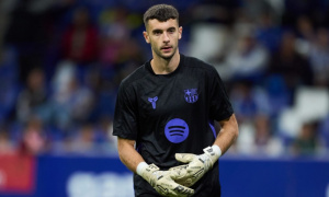 Joan Garcia đối mặt thách thức ở trận Barcelona gặp Frankfurt