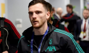 Robertson nói về Salah: 'Dù chuyện gì xảy ra, chúng tôi vẫn là đồng đội'