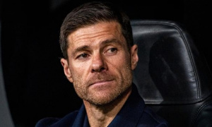 Xabi Alonso đối diện nguy cơ bị sa thải sau thất bại trước Man City