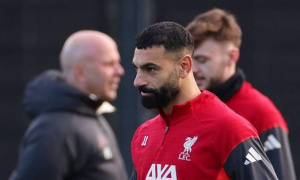 Arne Slot chốt tương lai Salah trận Brighton sau scandal nội bộ