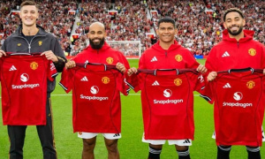 Manchester United nợ kỷ lục 1 tỷ USD