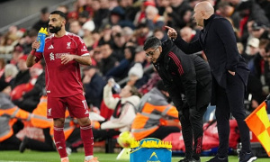 Arne Slot: Dùng Salah là quyết định quá dễ dàng