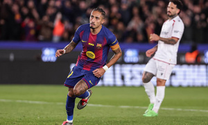 Raphinha tỏa sáng, Barcelona hạ Osasuna 2-0 để vững vàng ngôi đầu La Liga