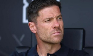 Barcelona 2-0 Osasuna: CĐV 'troll' Real Madrid, Xabi Alonso bị chế giễu