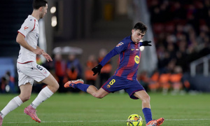 Pedri tỏa sáng, dẫn dắt Barcelona chiến thắng Osasuna 2-0