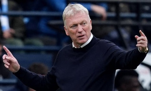 David Moyes mỉa mai Chelsea dùng tiền đè người sau trận thua