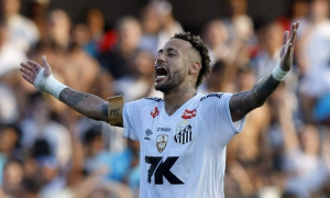 Brazil chờ đợi Neymar: Điềm báo hỗn loạn tái hiện