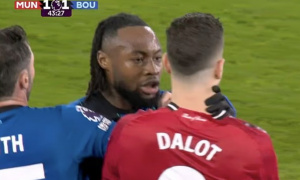 Bournemouth 4-4 Manchester United: Trọng tài bị chỉ trích vì bỏ qua thẻ đỏ cho Semenyo